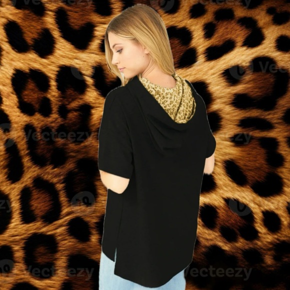 white birch Tops - Black Leopard Print Short-Sleeved Hoodie